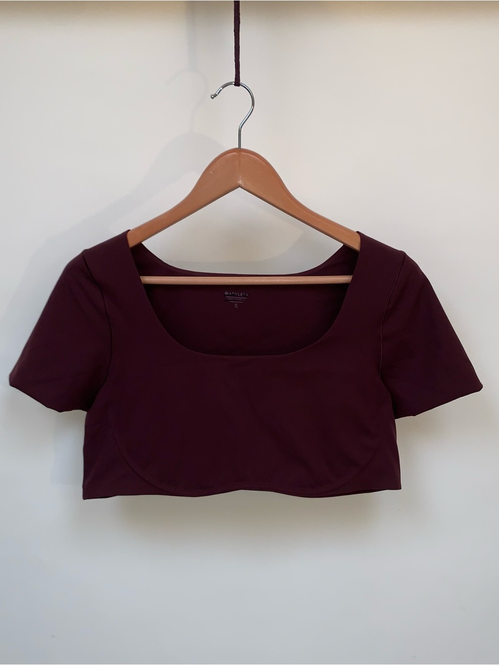 Athleta NWOT Bodymove Square Neck Crop Tee Top Underwire Athleisure Red sz XL